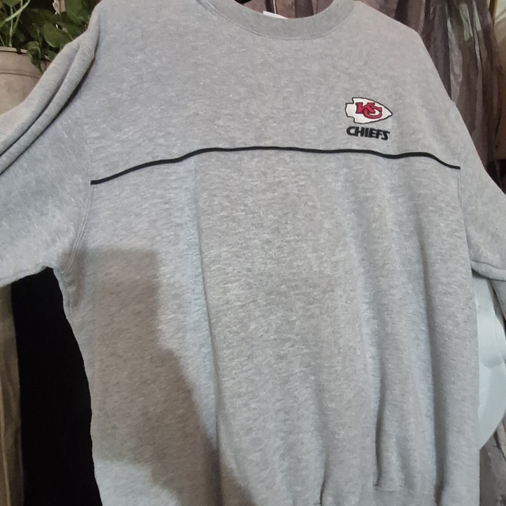 NFL Chiefs Gray Crewneck Sweater